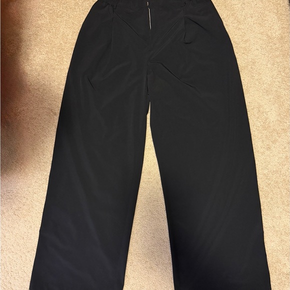 ALO Yoga High Waist Pursuit Pants - Picture 3 of 8